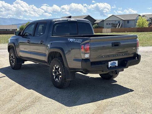 Used 2019 Toyota Tacoma TRD Off-Road AWD/4WD image 12