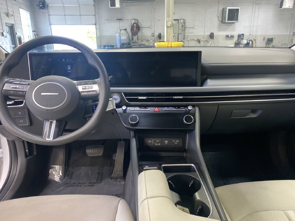 Used 2025 Hyundai Sonata SEL FWD image 27