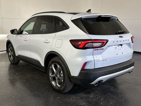 Used 2025 Ford Escape ST-Line image 8