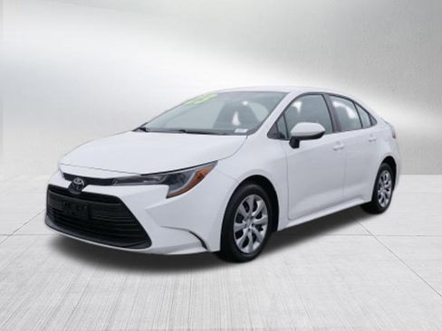 Used 2023 Toyota Corolla LE image 7