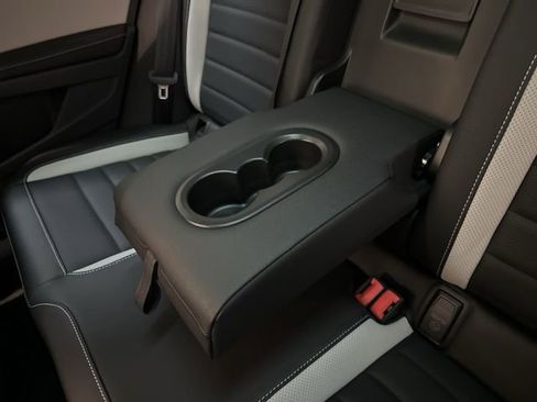 New 2026 Volkswagen Taos SEL image 30