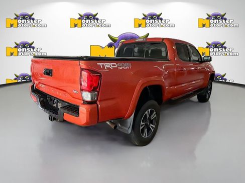 Used 2016 Toyota Tacoma TRD Sport AWD/4WD image 4