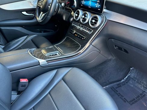 Used 2021 Mercedes-Benz GLC 300 4MATIC w/ Premium Package image 15