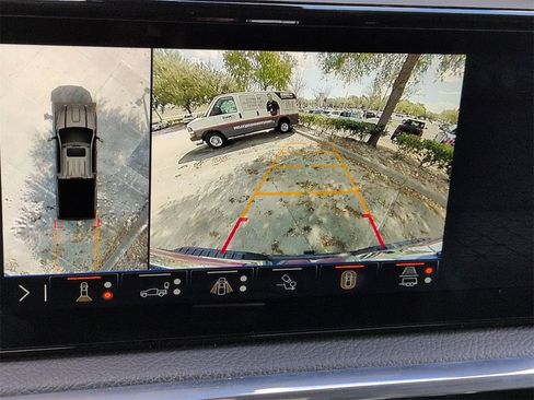 Used 2024 GMC Sierra 2500 Denali image 17