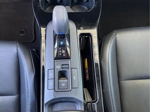 Used 2024 Toyota Prius XLE FWD image 12