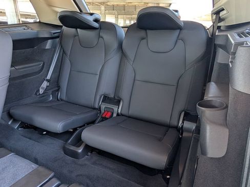 Used 2025 Volvo XC90 B6 Plus AWD/4WD image 22