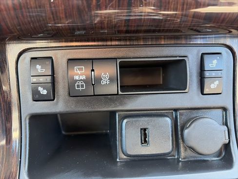 Used 2015 Chevrolet Traverse LT w/ Style and Technology Package image 11