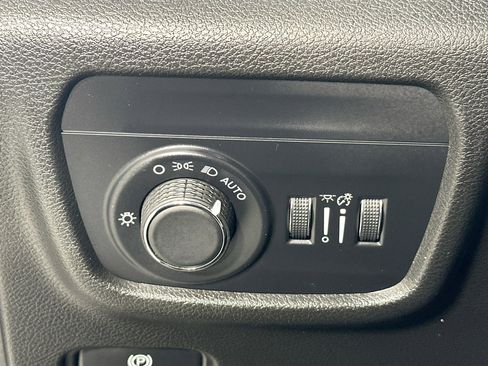 Used 2023 Jeep Grand Cherokee Altitude image 10