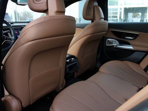 Used 2024 Mercedes-Benz E 350 4MATIC Sedan image 33