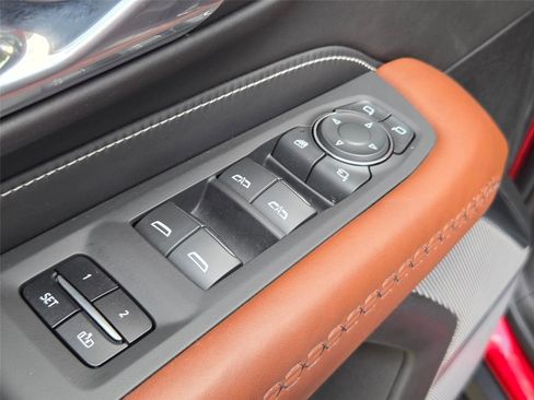 Used 2023 GMC Yukon Denali Ultimate AWD/4WD image 27