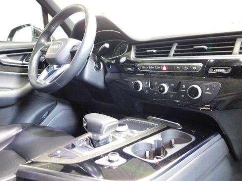 Used 2019 Audi Q7 3.0T Premium w/ Convenience Package image 3