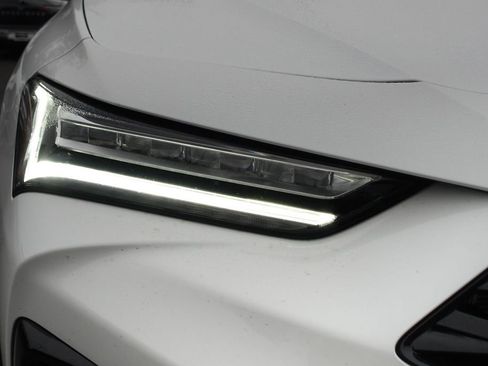 Certified 2025 Acura TLX w/ Technology Package image 5