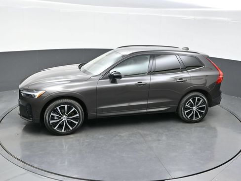 Used 2024 Volvo XC60 B5 Plus w/ Protection Package Premier AWD/4WD image 34