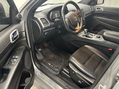 Used 2022 Jeep Grand Cherokee Laredo X AWD/4WD image 17