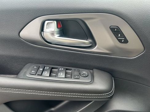New 2026 Chrysler Pacifica Select AWD/4WD image 12