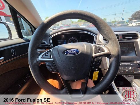 Used 2016 Ford Fusion SE FWD image 14