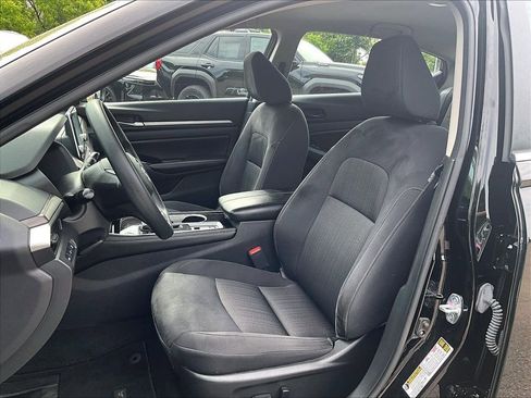 Used 2023 Nissan Altima 2.5 SV AWD/4WD image 10