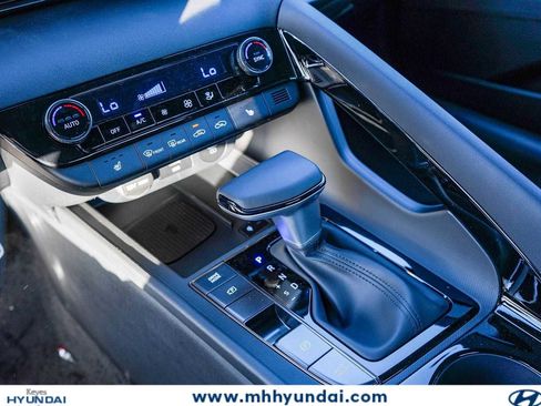 New 2026 Hyundai Elantra SEL Sport FWD image 24