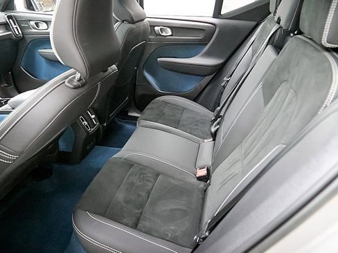 Certified 2023 Volvo XC40 Recharge Ultimate image 23