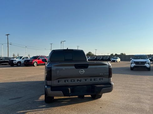Certified 2022 Nissan Frontier SV w/ Technology Package AWD/4WD image 19