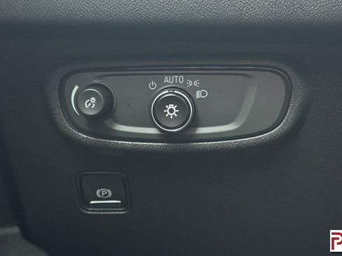 Certified 2024 GMC Terrain SLE w/ Driver Convenience Package image 32