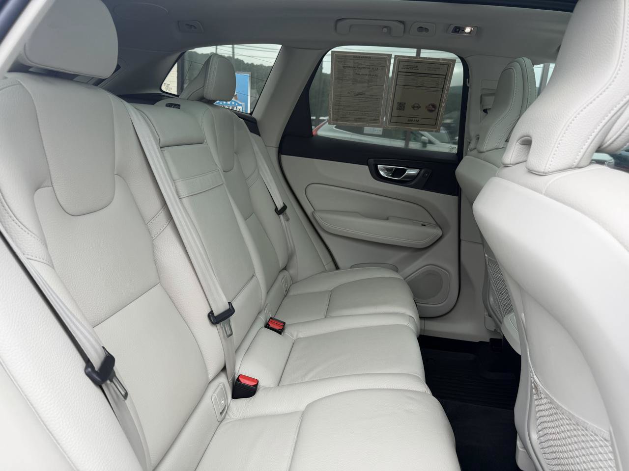 Used 2020 Volvo XC60 T5 Momentum w/ Protection Package Premier AWD/4WD image 20