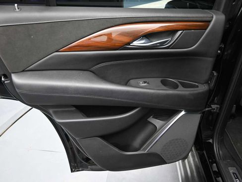 Used 2018 Cadillac Escalade 4WD image 16