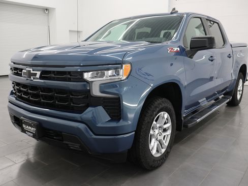 Used 2024 Chevrolet Silverado 1500 RST AWD/4WD image 7