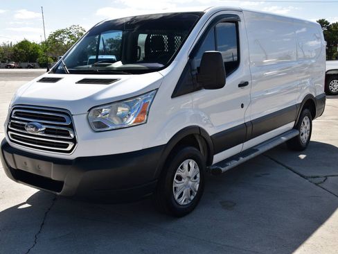 Used 2018 Ford Transit 250 130 Low Roof w/ Exterior Upgrade Package RWD image 3