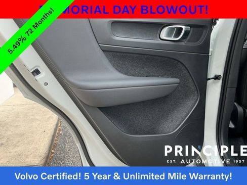 Used 2025 Volvo XC40 B5 Plus AWD/4WD image 31