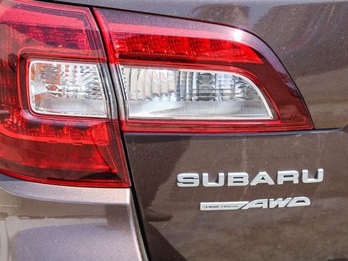 Used 2019 Subaru Outback 2.5i Limited AWD/4WD image 15