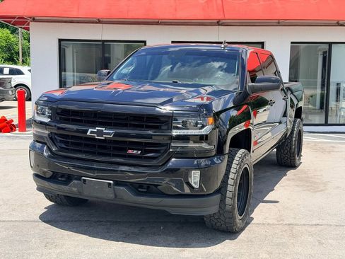 Used 2017 Chevrolet Silverado 1500 LTZ Z71 w/ LTZ Plus Package AWD/4WD image 10