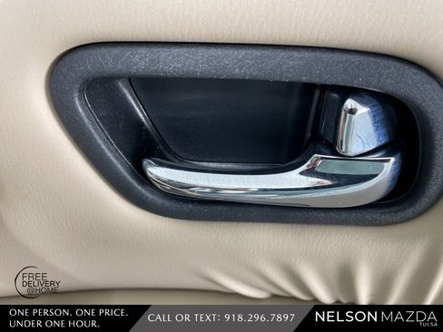 Used 2017 Nissan Armada Platinum w/ Interior Lighting Package image 47