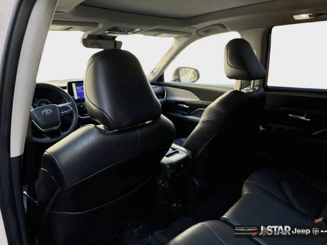Used 2024 Toyota Grand Highlander FWD image 27