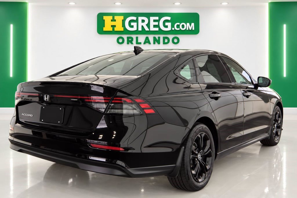 Used 2025 Honda Accord SE image 6