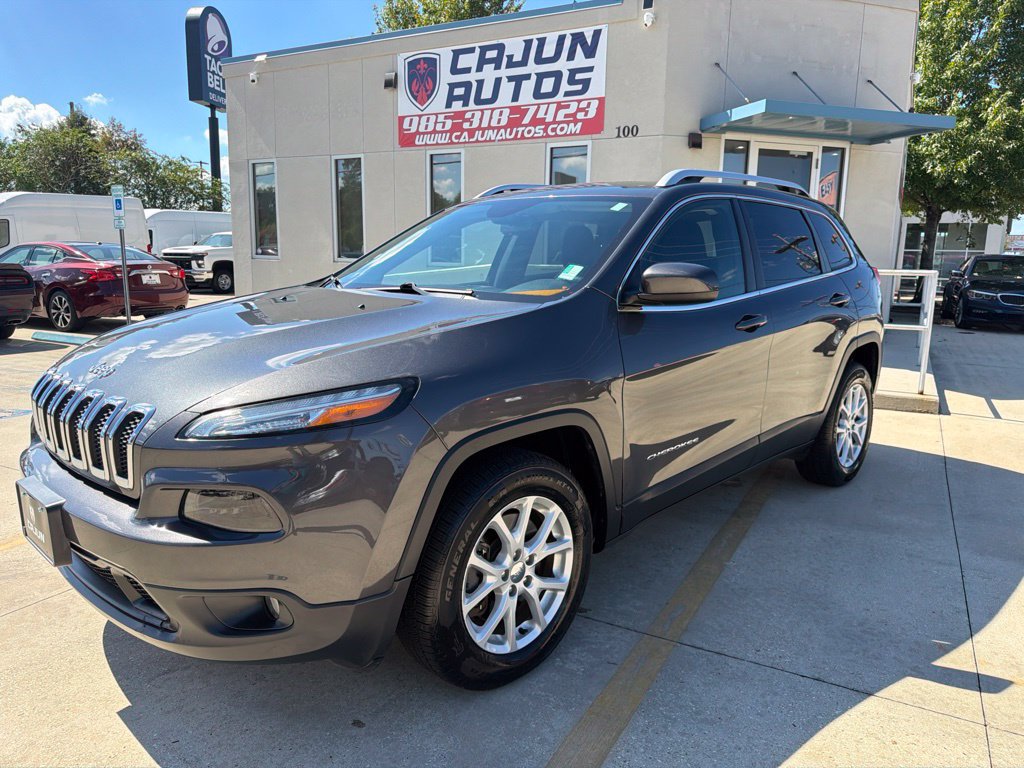 Used 2015 Jeep Cherokee Latitude w/ Cold Weather Group AWD/4WD image 1
