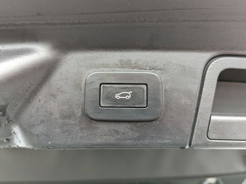 Used 2025 Land Rover Range Rover Velar Dynamic SE AWD/4WD image 44