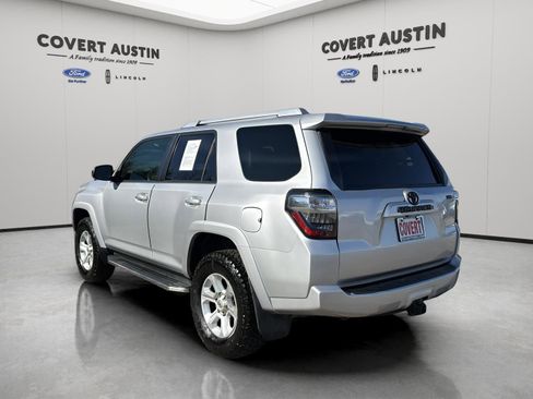 Used 2015 Toyota 4Runner SR5 Premium image 3