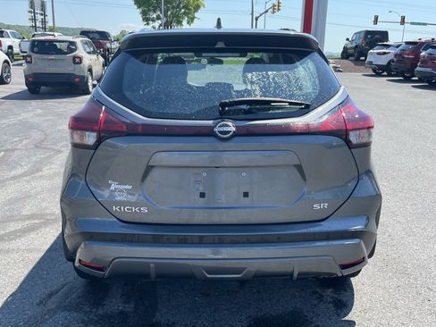 Used 2024 Nissan Kicks SR w/ SR Premium Package FWD image 9