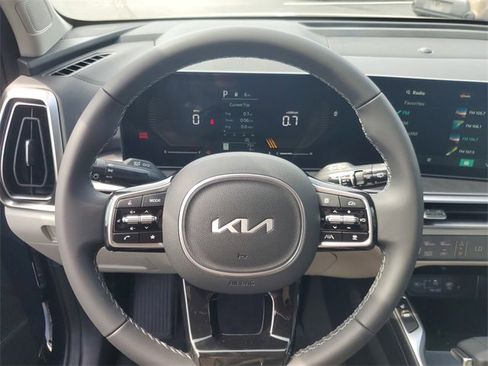 New 2025 Kia Sorento S image 17
