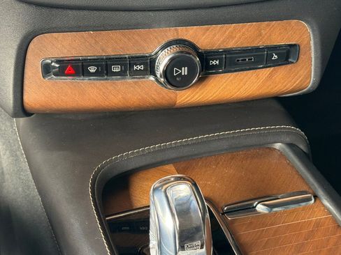 Used 2017 Volvo XC90 T8 Excellence image 21