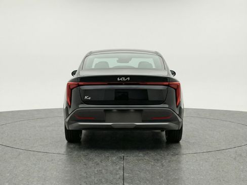 Used 2025 Kia K4 LXS image 7