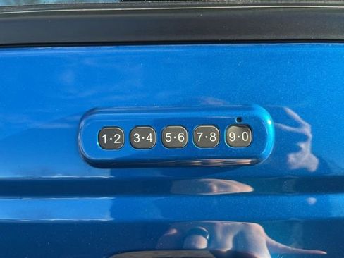 Used 2023 Ford Bronco Wildtrak image 14