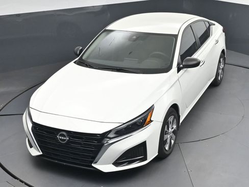 Certified 2024 Nissan Altima 2.5 S FWD image 28