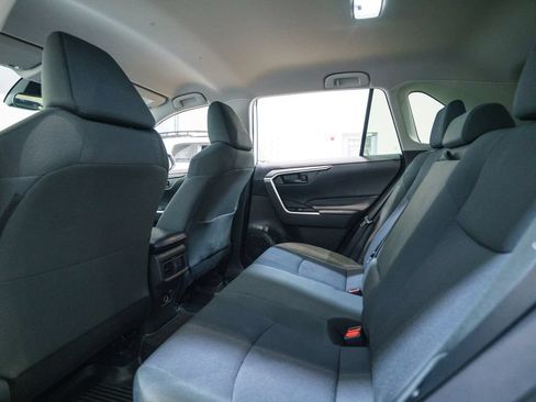 Certified 2022 Toyota RAV4 LE AWD/4WD image 32