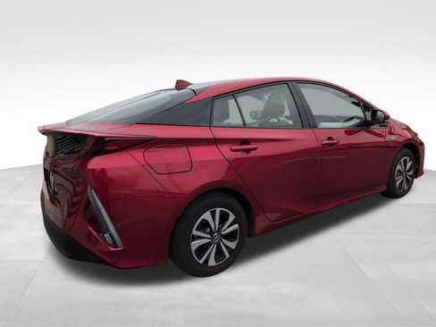 Used 2017 Toyota Prius Prime Premium image 6