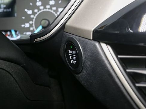 Used 2022 Ford Escape SE w/ Cold Weather Package FWD image 25