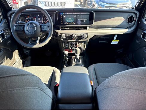 Used 2024 Jeep Wrangler Unlimited Rubicon image 13