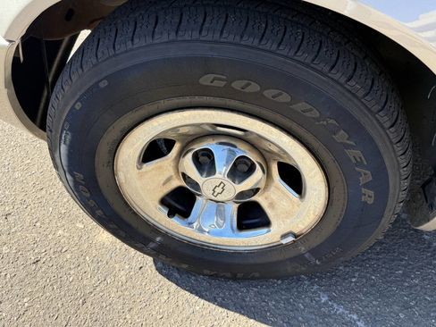 Used 2001 Chevrolet Astro Passenger AWD image 11