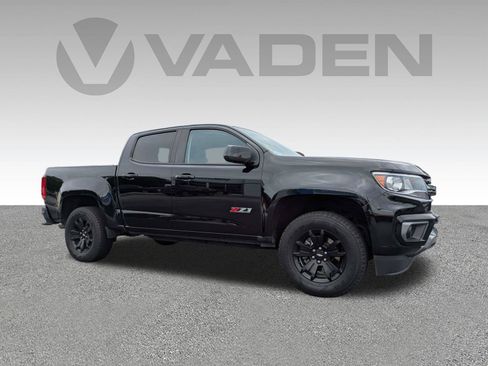 Used 2021 Chevrolet Colorado Z71 w/ Z71 Midnight Edition AWD/4WD image 3